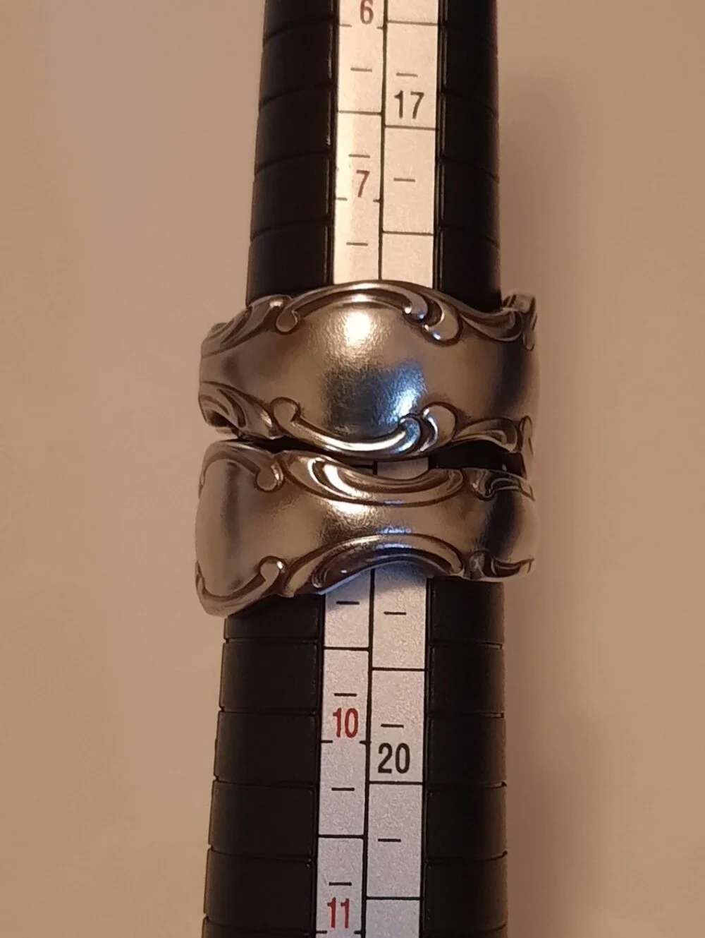 2 Ornate Sculpted Women's Rings in Polished Silver